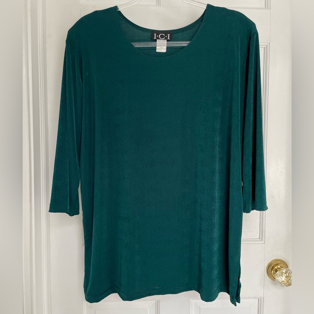 Deep vibrant green, three-quarter sleeve, blouse, size extra large